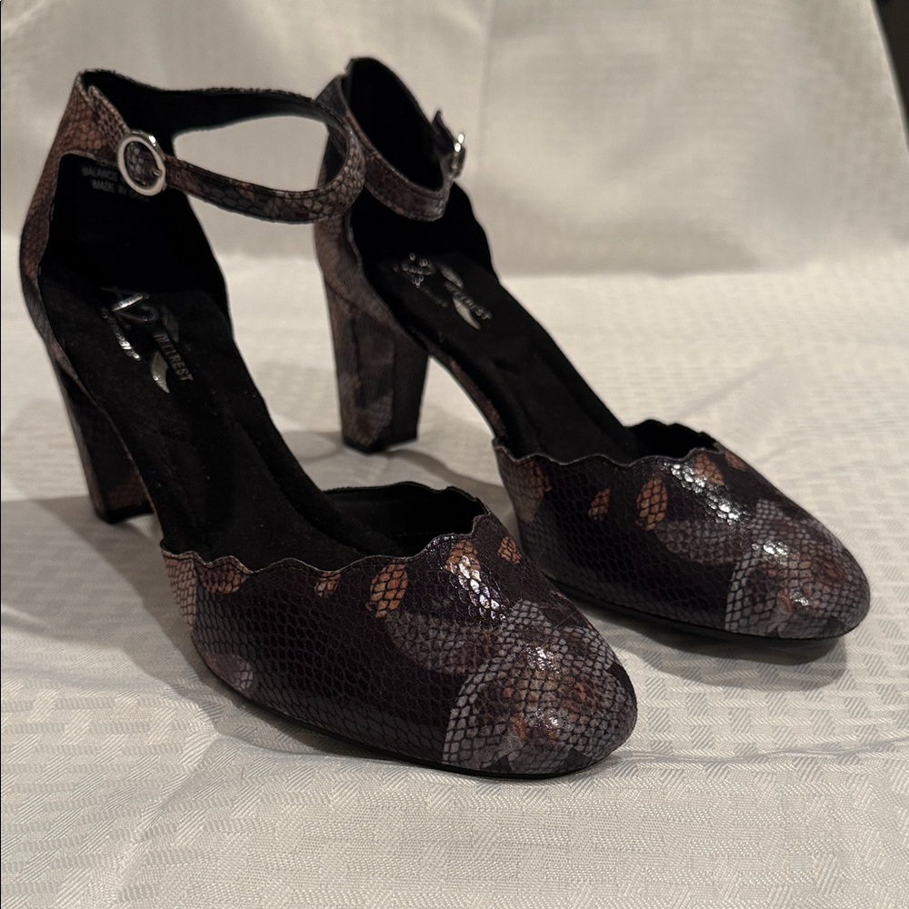 A2 By Aerosoles faux floral Snakeskin Black and Brown Heels